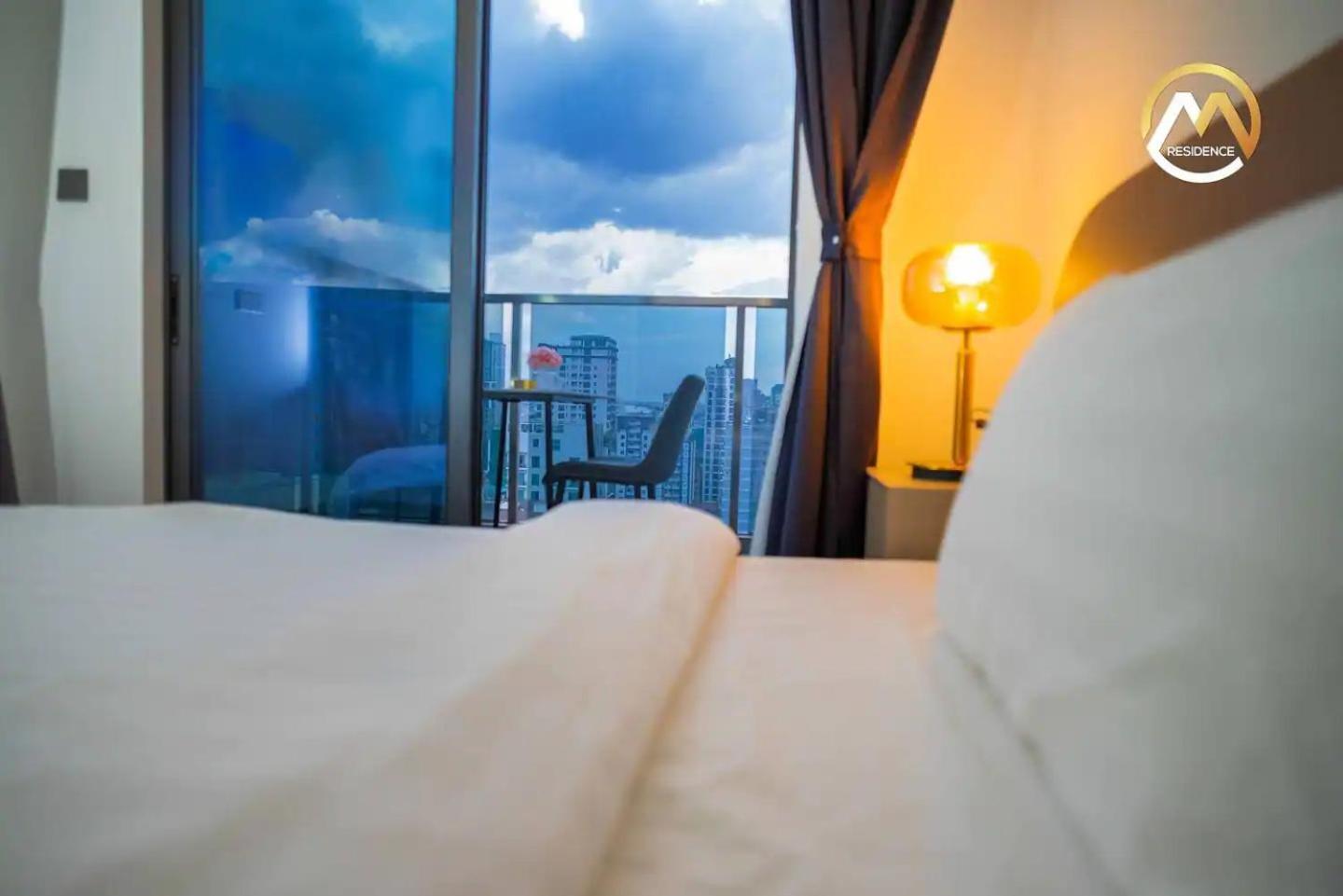 Hotel Serviced Apartments Top One Infinity Pool With View Of 360 Degree Phnom Penh Eksteriør bilde