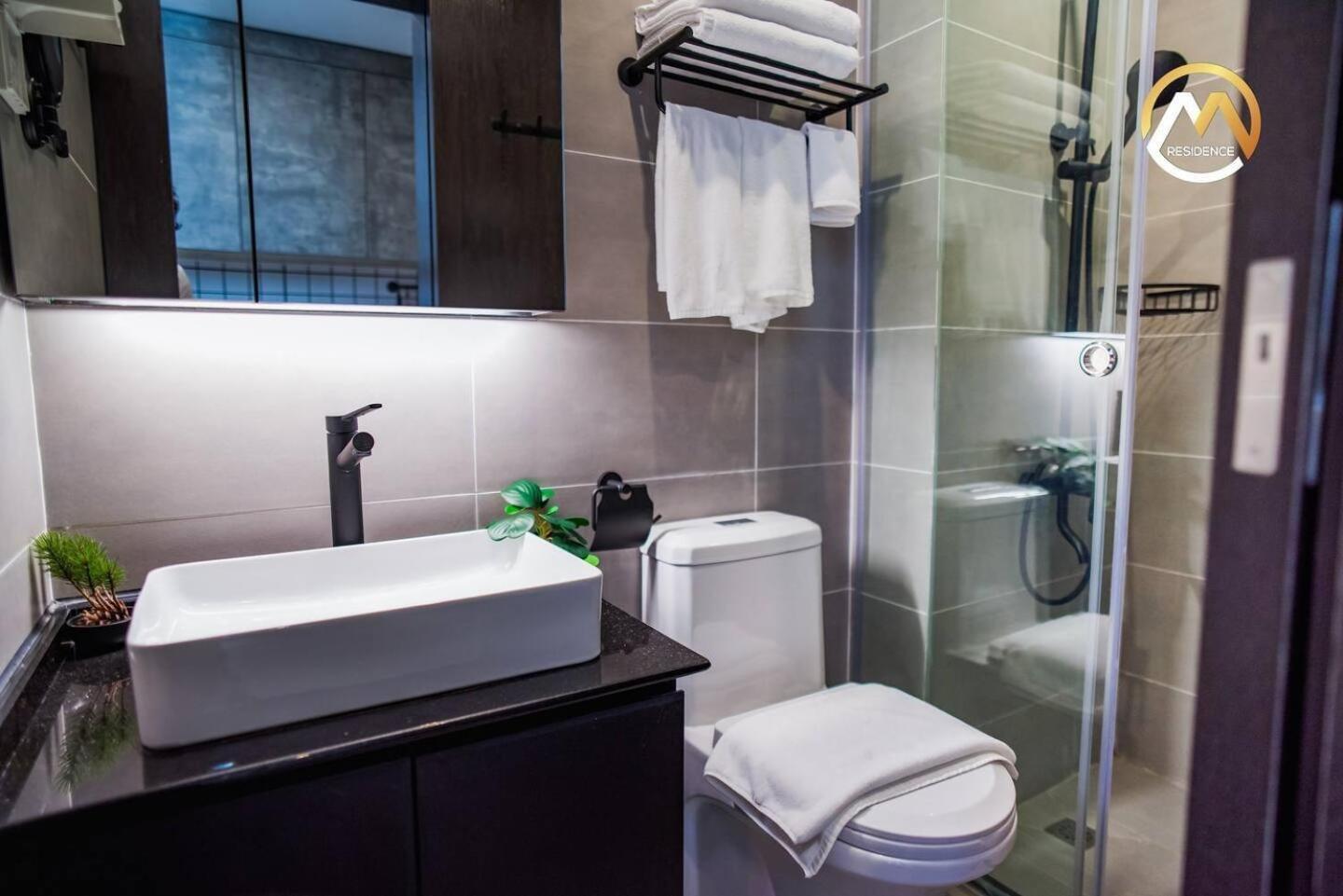 Hotel Serviced Apartments Top One Infinity Pool With View Of 360 Degree Phnom Penh Eksteriør bilde