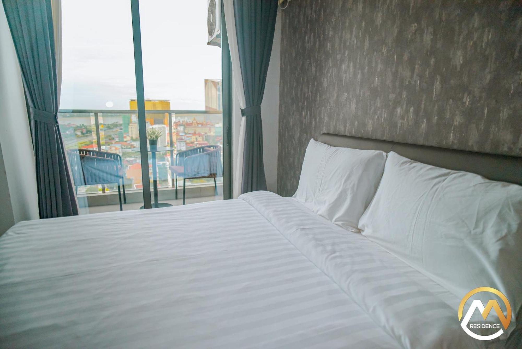Hotel Serviced Apartments Top One Infinity Pool With View Of 360 Degree Phnom Penh Eksteriør bilde